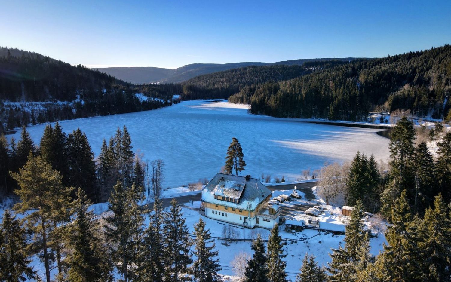 Winter am Widgfällweiher Koehlerei am See